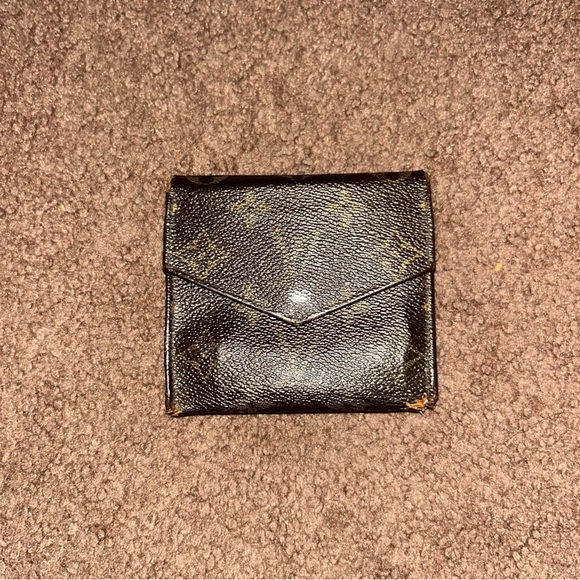 Louis Vuitton Elise Monogram Wallet - Picture 1 of 11